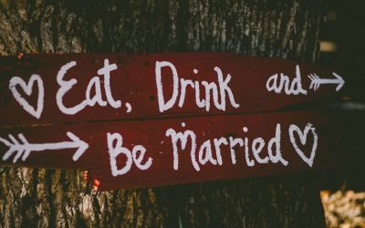 Eat, Drink and Be Married! How Do You Pull Off a Potluck Reception?